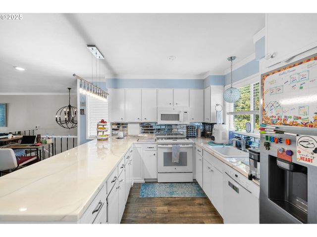 14912 Ne ROSE Pkwy, Portland, OR 97230