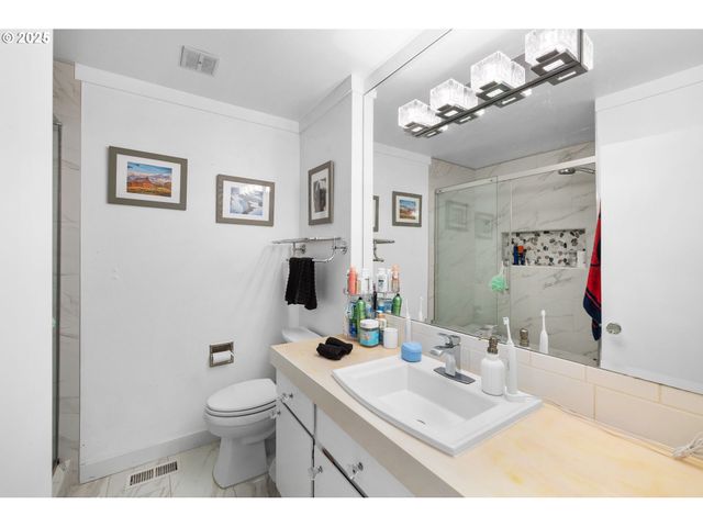 14912 Ne ROSE Pkwy, Portland, OR 97230