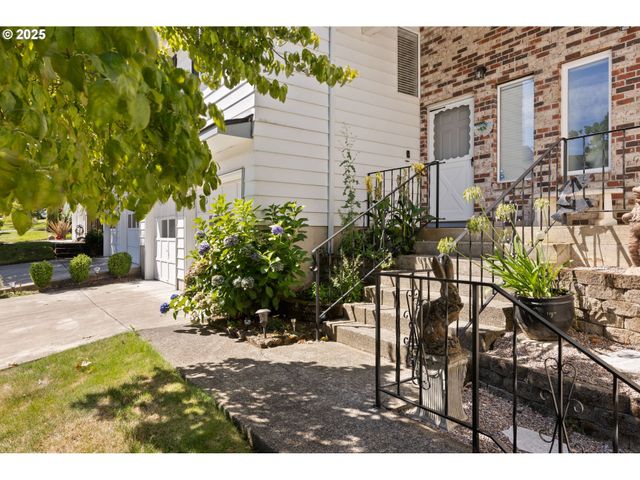 14912 Ne ROSE Pkwy, Portland, OR 97230