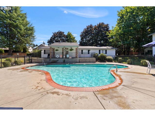 14912 Ne ROSE Pkwy, Portland, OR 97230