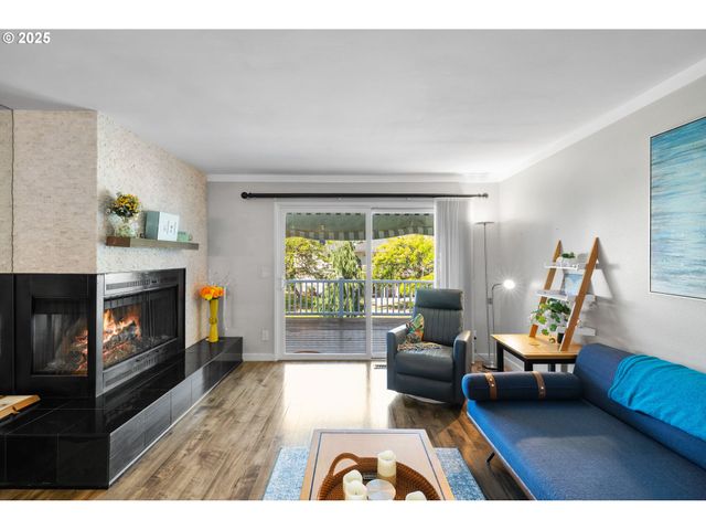 14912 Ne ROSE Pkwy, Portland, OR 97230