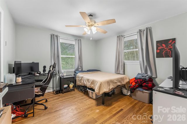 98 Limberlost Drive, Hendersonville, NC 28739