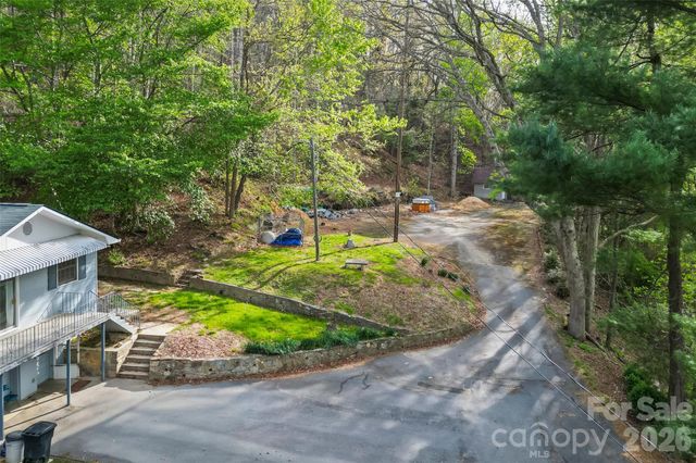 98 Limberlost Drive, Hendersonville, NC 28739