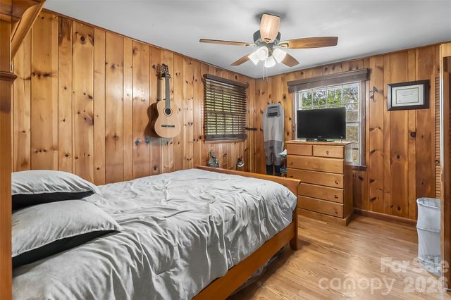 98 Limberlost Drive, Hendersonville, NC 28739