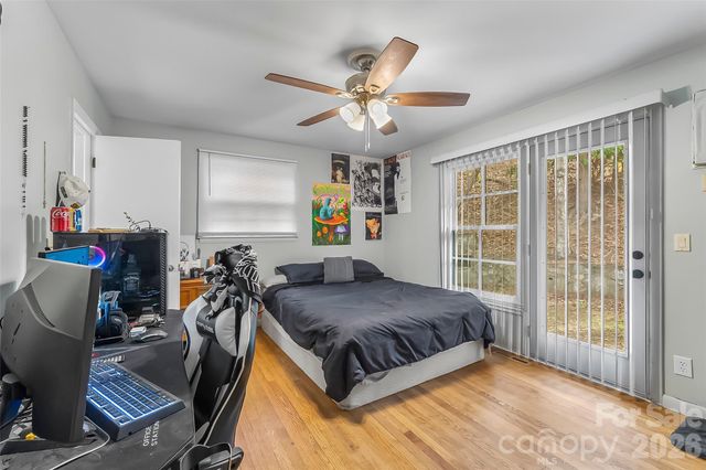 98 Limberlost Drive, Hendersonville, NC 28739
