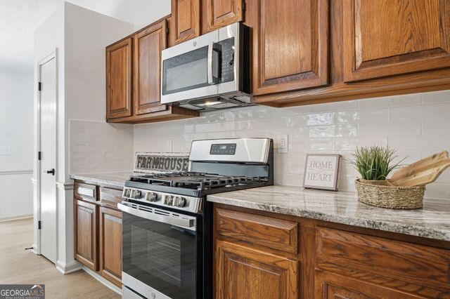 142 River Oaks Drive, Woodstock, GA 30188