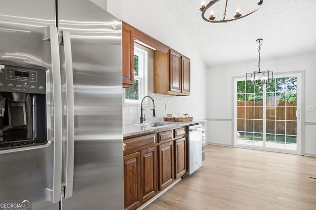 142 River Oaks Drive, Woodstock, GA 30188