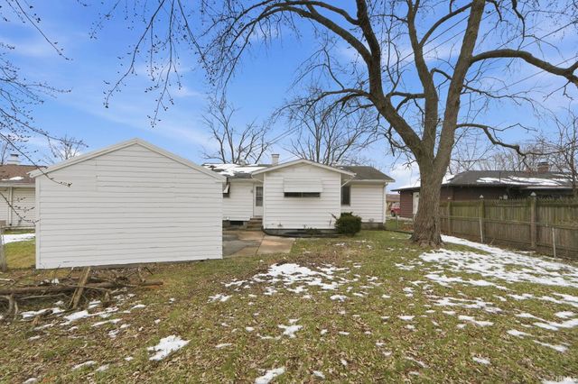 412 Edgeknoll Lane, Fort Wayne, IN 46816
