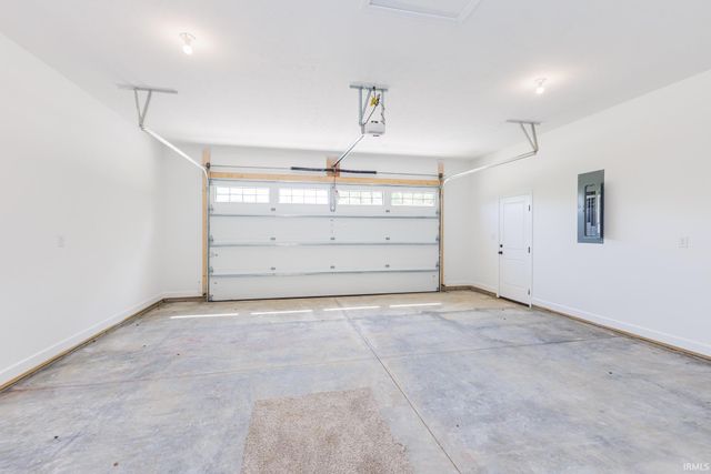 13 Red Oak Drive, Bedford, IN 47421