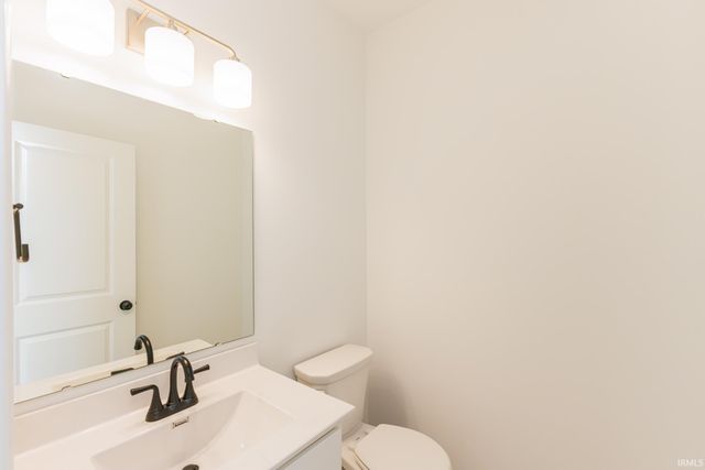 13 Red Oak Drive, Bedford, IN 47421
