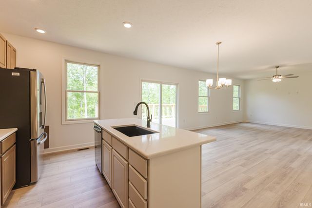 13 Red Oak Drive, Bedford, IN 47421