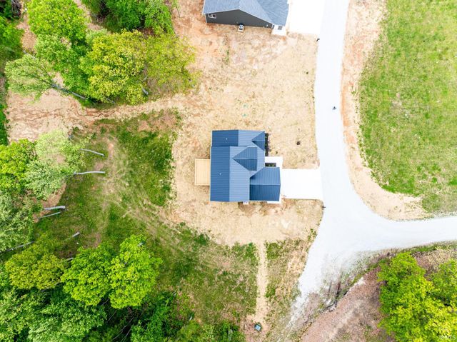 13 Red Oak Drive, Bedford, IN 47421