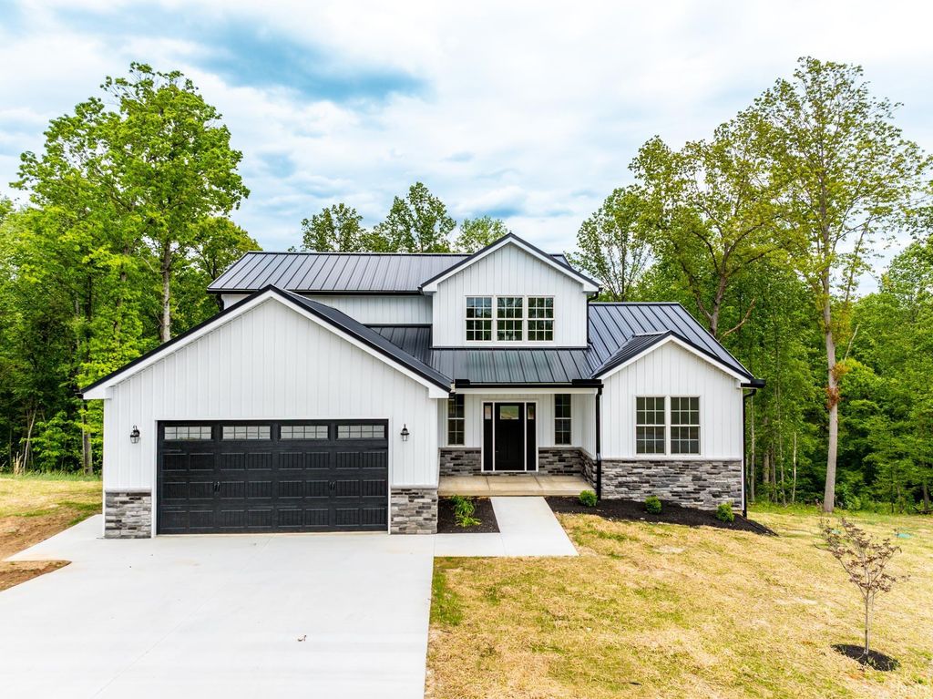 13 Red Oak Drive, Bedford, IN 47421