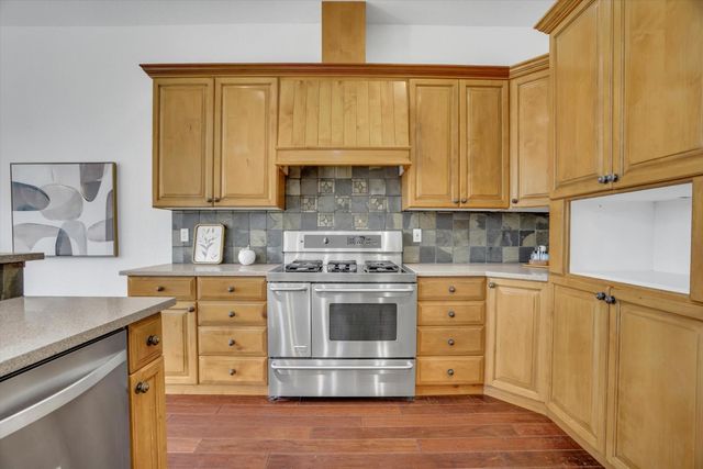 565 Springcreek Pl, Manteca, CA 95337