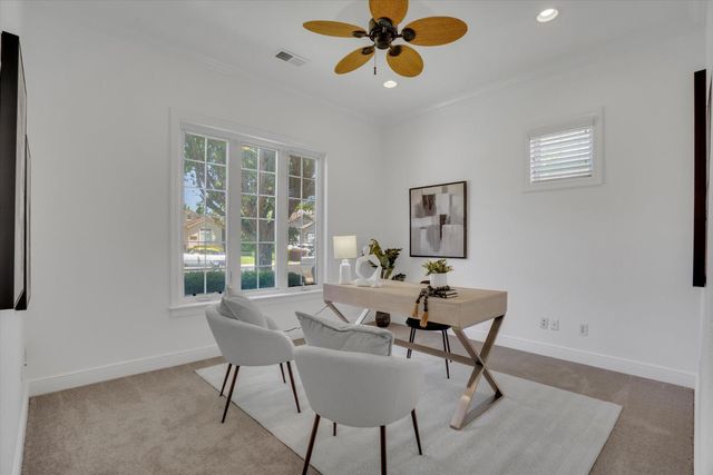 565 Springcreek Pl, Manteca, CA 95337