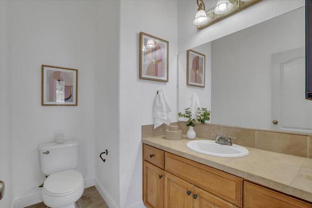 565 Springcreek Pl, Manteca, CA 95337