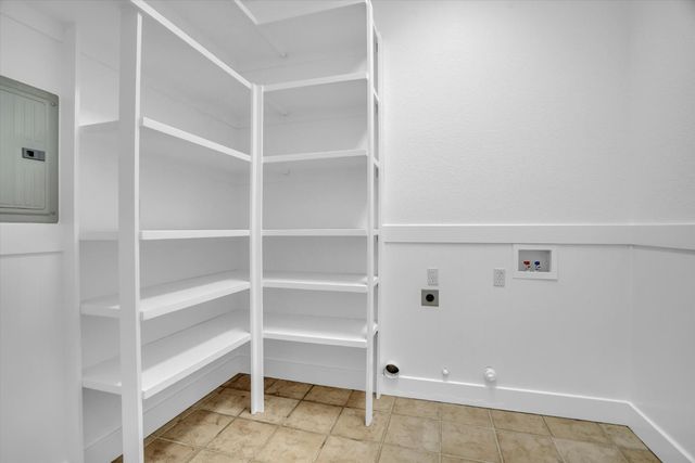 565 Springcreek Pl, Manteca, CA 95337