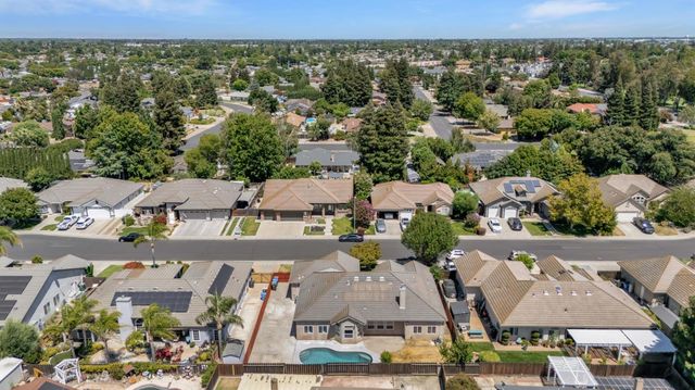 565 Springcreek Pl, Manteca, CA 95337