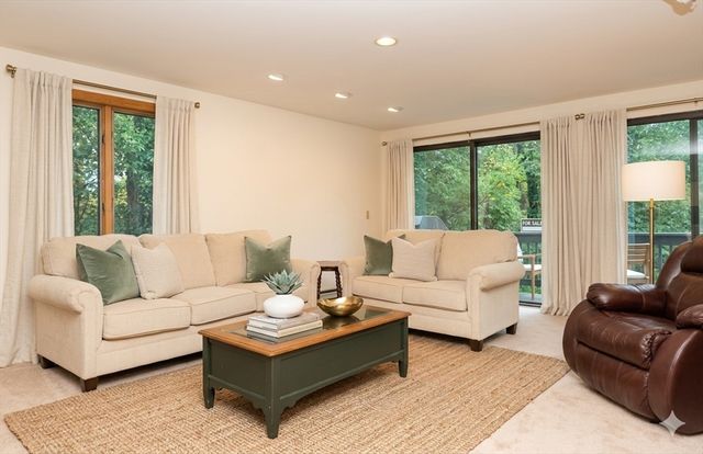 131 Jewett St, Pepperell, MA 01463