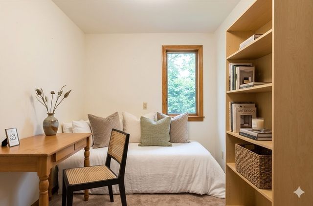 131 Jewett St, Pepperell, MA 01463