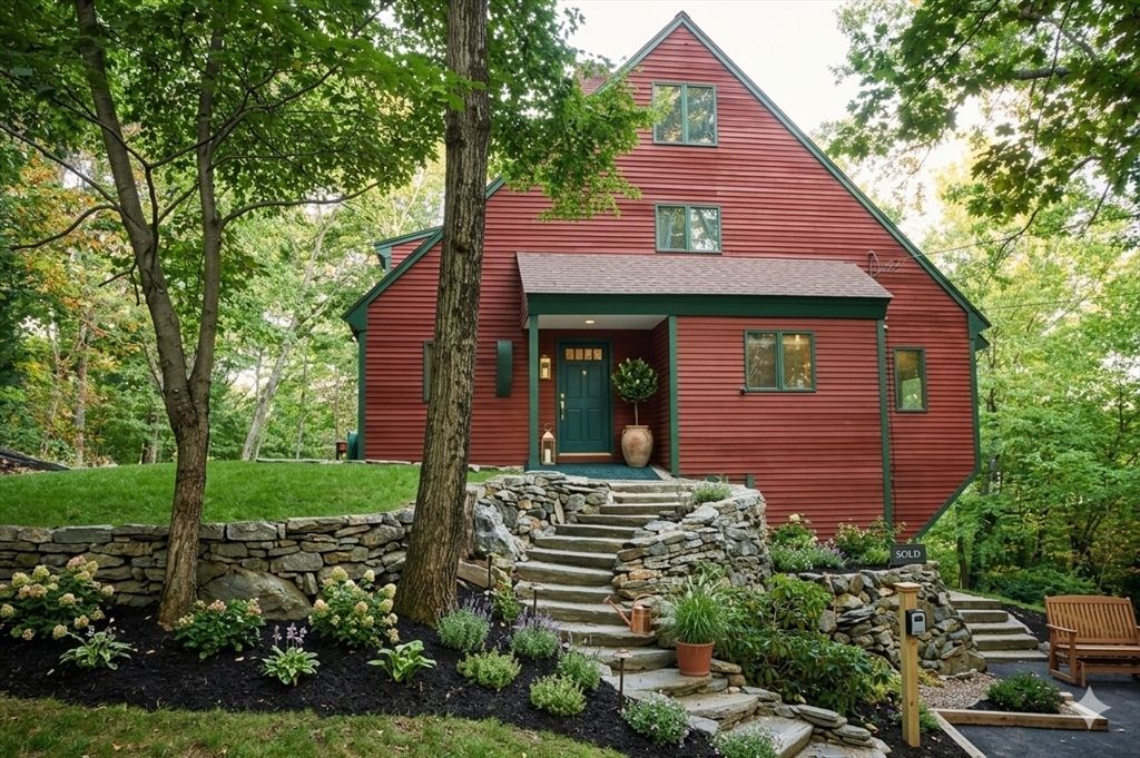 131 Jewett St, Pepperell, MA 01463