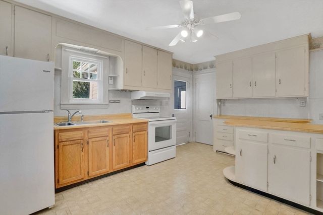2164 Wilbraham Rd, Springfield, MA 01129