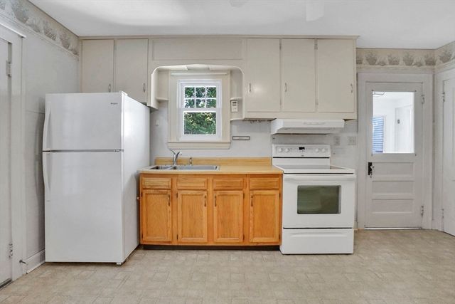 2164 Wilbraham Rd, Springfield, MA 01129