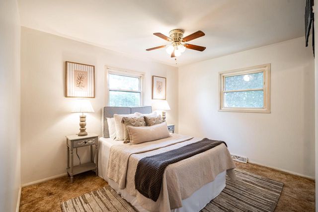 10504 S 4th AVENUE, Oak Creek, WI 53154