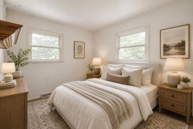 10504 S 4th AVENUE, Oak Creek, WI 53154