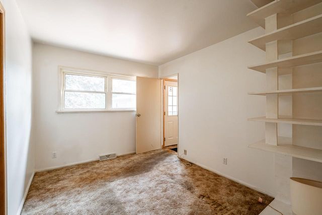 10504 S 4th AVENUE, Oak Creek, WI 53154