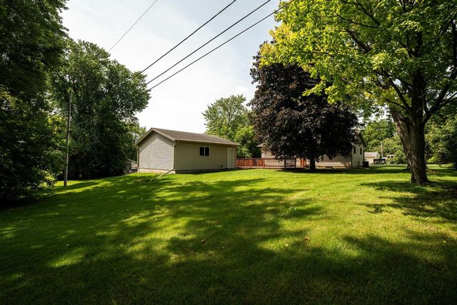 10504 S 4th AVENUE, Oak Creek, WI 53154