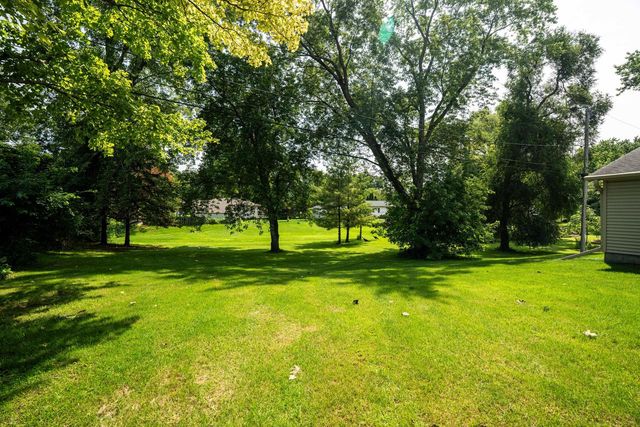 10504 S 4th AVENUE, Oak Creek, WI 53154