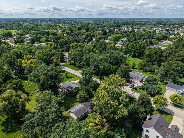 10504 S 4th AVENUE, Oak Creek, WI 53154