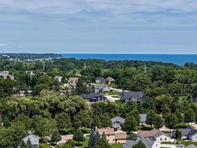 10504 S 4th AVENUE, Oak Creek, WI 53154