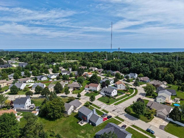 10504 S 4th AVENUE, Oak Creek, WI 53154