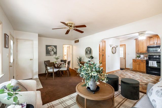 10504 S 4th AVENUE, Oak Creek, WI 53154