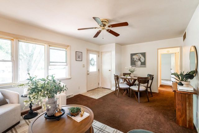 10504 S 4th AVENUE, Oak Creek, WI 53154