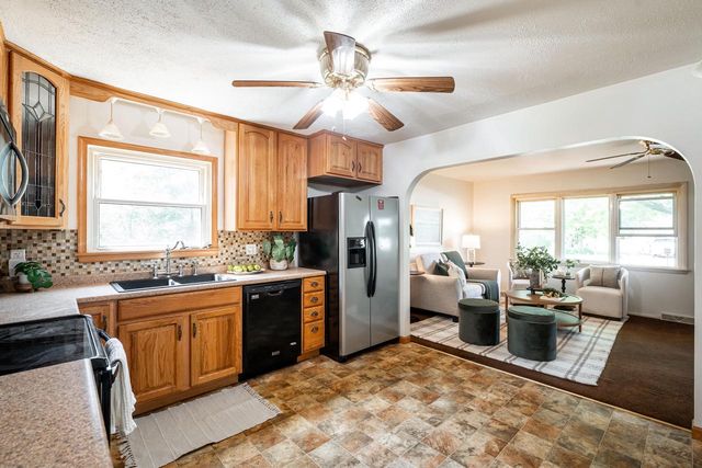10504 S 4th AVENUE, Oak Creek, WI 53154