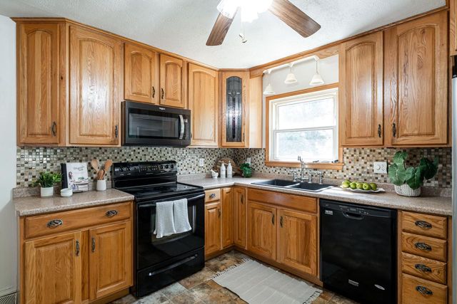 10504 S 4th AVENUE, Oak Creek, WI 53154