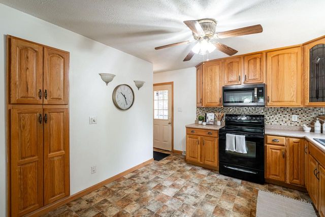 10504 S 4th AVENUE, Oak Creek, WI 53154