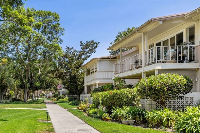 56 Calle Cadiz O, Laguna Woods, CA 92637