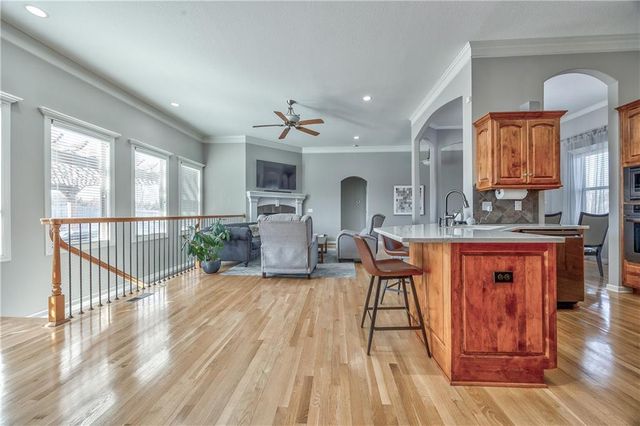 10219 Theden Circle, Lenexa, KS 66220