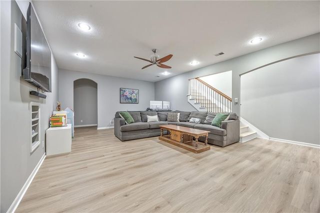 10219 Theden Circle, Lenexa, KS 66220