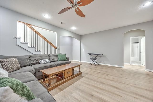 10219 Theden Circle, Lenexa, KS 66220