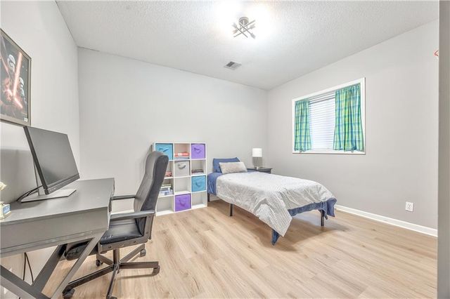 10219 Theden Circle, Lenexa, KS 66220