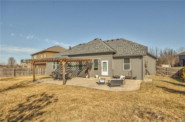 10219 Theden Circle, Lenexa, KS 66220