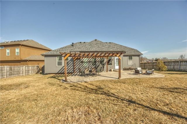 10219 Theden Circle, Lenexa, KS 66220