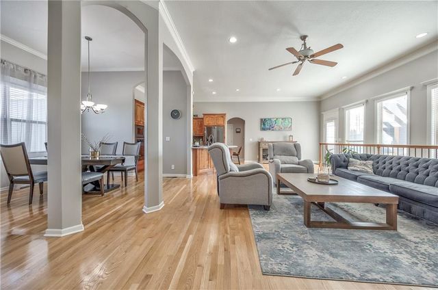 10219 Theden Circle, Lenexa, KS 66220