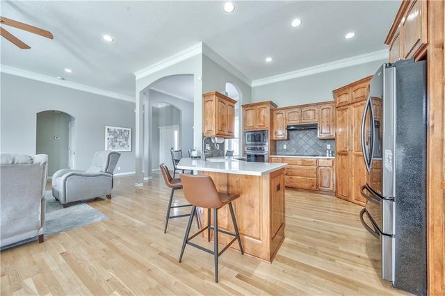 10219 Theden Circle, Lenexa, KS 66220