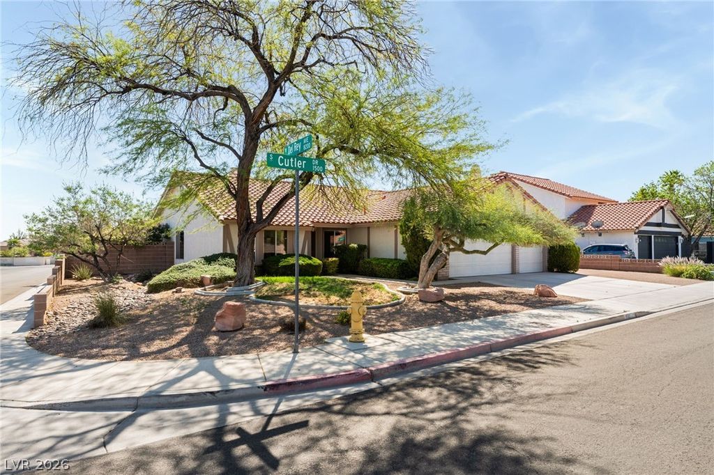 Image 5 of property listing at 1500 Cutler Drive, Las Vegas, NV 89117
